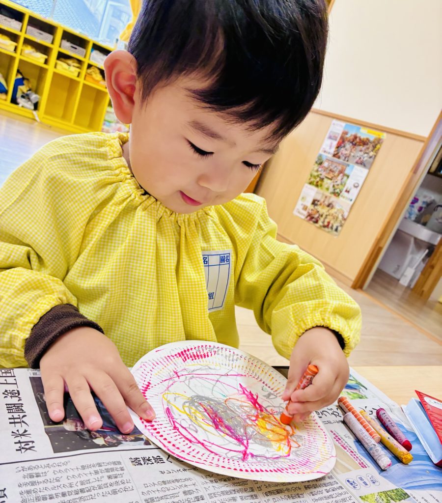 福岡県 京都郡 みやこ町 犀川 わくわくの幼稚園 のびのびhttps://waku2noki.com/7629/幼https://waku2noki.com/7232/稚園 幼稚園 保育園 認定こども園 子ども 保育 弁当 ママ弁当 遠足 年長 年中 年少 未満児 みやこ町保育園 行橋市幼稚園 言葉遊びかるた遊び 表現遊び 外遊び お花見 個人制作 マット遊び 体育遊び らブロック遊び 滑り台 砂場 絵パズル みのむし クリスマス制作 お散歩 作品展 ボール遊び 花見 体操教室 指スタンプ製作 給食参観 時の記念日製作 年長製作 あそびワーク あそび
七夕飾り 絵の具 道具箱整理福岡県 京都郡 みやこ町 犀川 わくわくの幼稚園 のびのびhttps://waku2noki.com/7629/幼https://waku2noki.com/7232/稚園 幼稚園 保育園 認定こども園 子ども 保育 弁当 ママ弁当 遠足 年長 年中 年少 未満児 みやこ町保育園 行橋市幼稚園 よちよち広場 言葉遊びかるた遊び 表現遊び 外遊び お花見 個人制作 マット遊び 体育遊び らブロック遊び 滑り台 砂場 絵パズル みのむし クリスマス制作 お散歩 作品展 ボール遊び 花見 体操教室 指スタンプ製作 給食参観 時の記念日製作 年長製作 あそびワーク あそび
七夕飾り 絵の具 千歳飴袋作り よちよち広場 クリスマスツリー