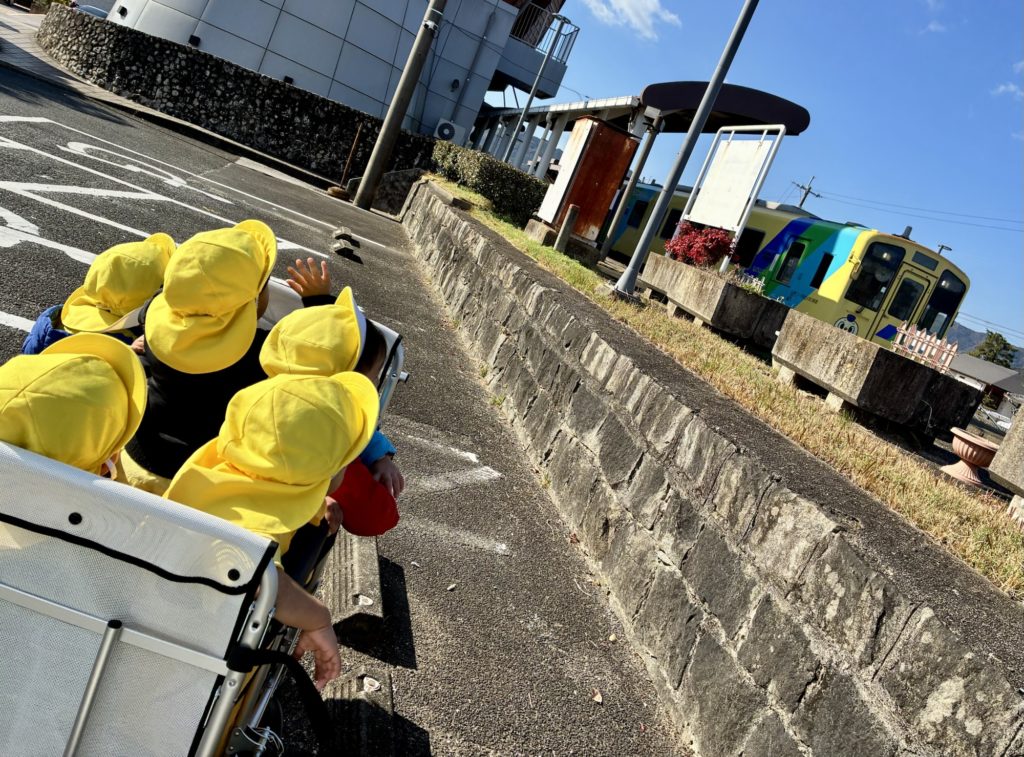 福岡県　京都郡　みやこ町　犀川　わくわくの幼稚園　のびのびhttps://waku2noki.com/7629/幼https://waku2noki.com/7232/稚園　幼稚園　保育園　認定こども園　子ども　保育　弁当　ママ弁当　遠足　年長　年中　年少　未満児　みやこ町保育園　行橋市幼稚園　よちよち広場　言葉遊びかるた遊び　表現遊び　外遊び　お花見　個人制作　マット遊び　体育遊び　らブロック遊び　滑り台　砂場　絵パズル　みのむし　クリスマス制作　お散歩　作品展　ボール遊び　花見　体操教室　指スタンプ製作　給食参観　時の記念日製作　年長製作　あそびワーク　あそび
七夕飾り　絵の具　道具箱整理福岡県　京都郡　みやこ町　犀川　わくわくの幼稚園　のびのびhttps://waku2noki.com/7629/幼https://waku2noki.com/7232/稚園　幼稚園　保育園　認定こども園　子ども　保育　弁当　ママ弁当　遠足　年長　年中　年少　未満児　みやこ町保育園　行橋市幼稚園　よちよち広場　言葉遊びかるた遊び　表現遊び　外遊び　お花見　個人制作　マット遊び　体育遊び　らブロック遊び　滑り台　砂場　絵パズル　みのむし　クリスマス制作　お散歩　作品展　ボール遊び　花見　体操教室　指スタンプ製作　給食参観　時の記念日製作　年長製作　あそびワーク　あそび
七夕飾り　絵の具　千歳飴袋作り　犀川駅